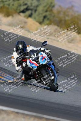 media/Dec-18-2022-SoCal Trackdays (Sun) [[8099a50955]]/Turn 10 (140pm)/